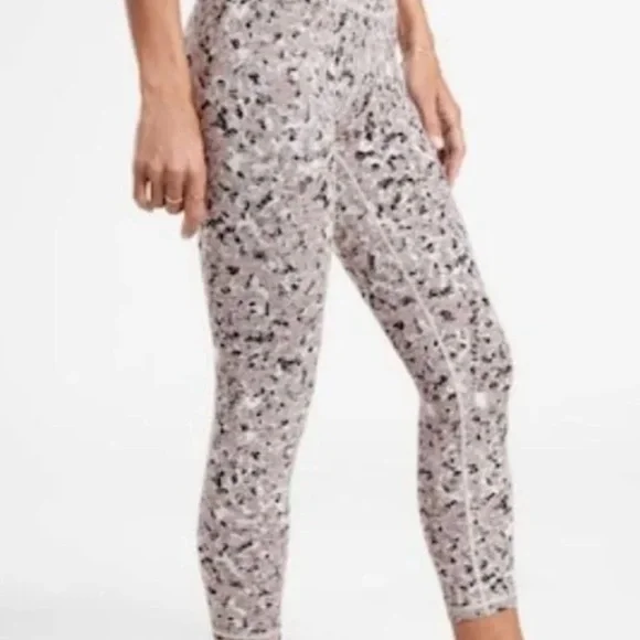 Athleta women’s black tan and white pattern leggings. - Picture 2 of 3
